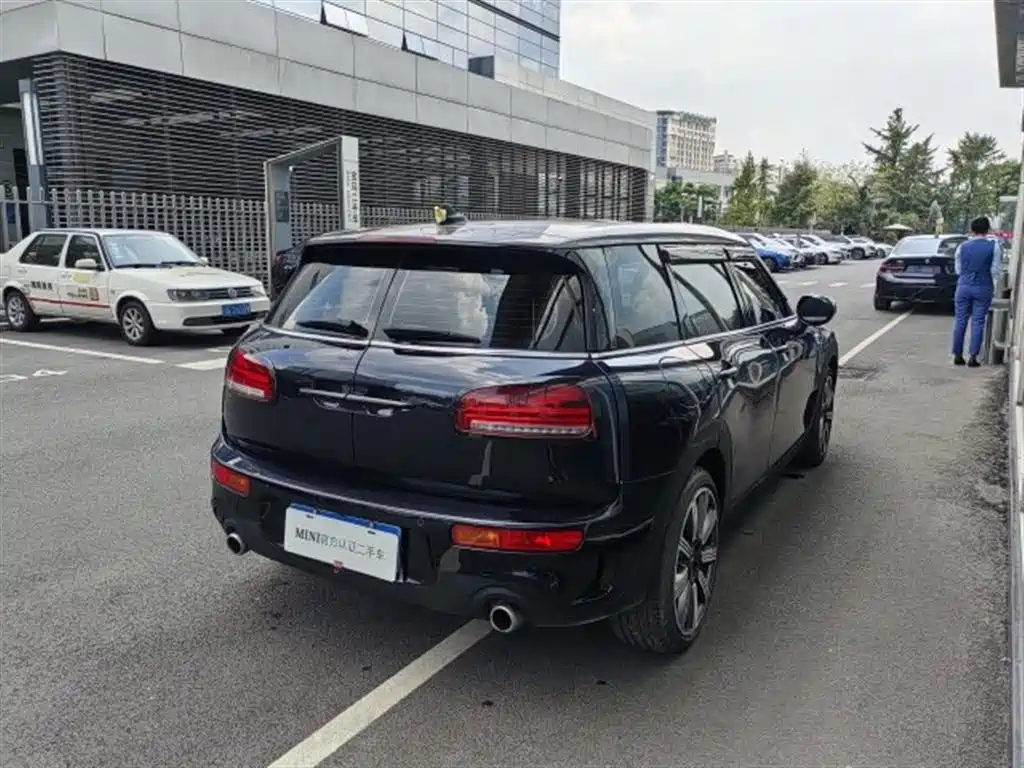 MINI CLUBMAN 2022
