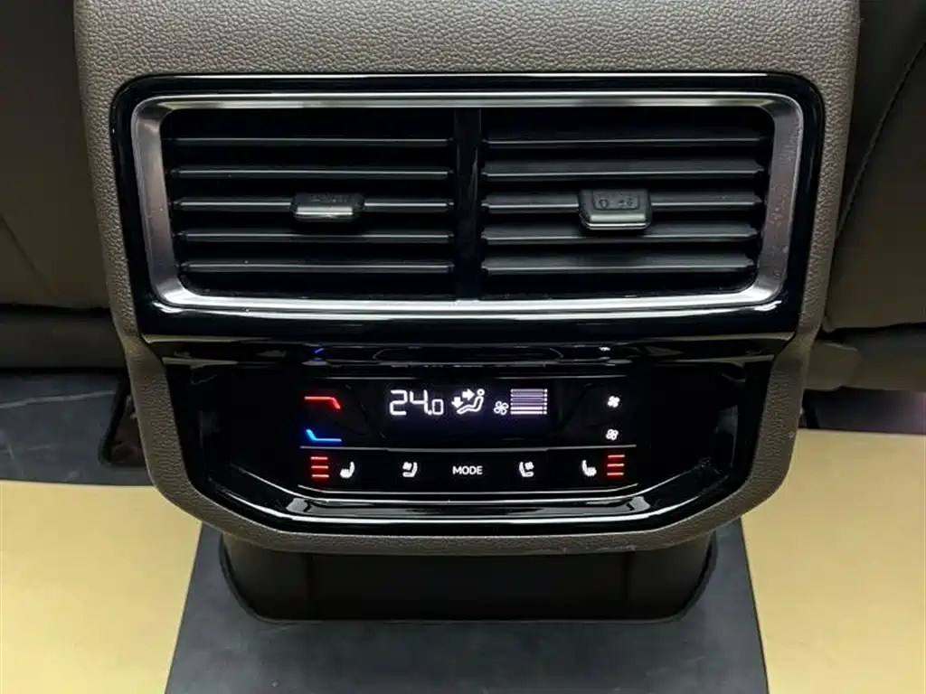 VOLKSWAGEN VILORAN 2024