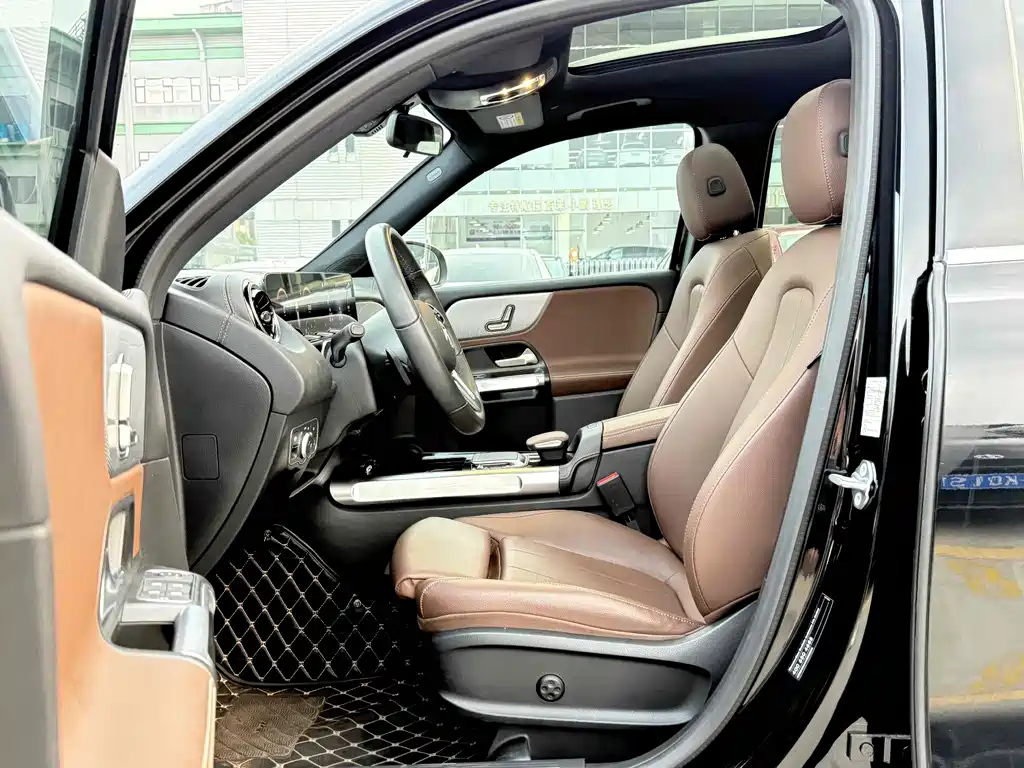 MERCEDES BENZ GLB 2023
