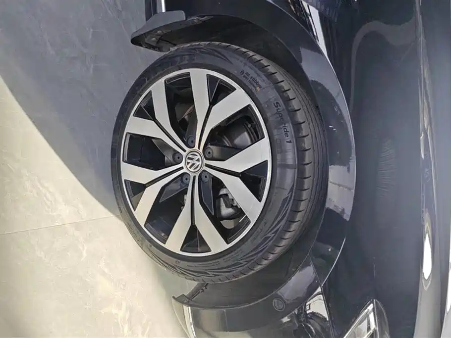 VOLKSWAGEN MAGOTAN 2018