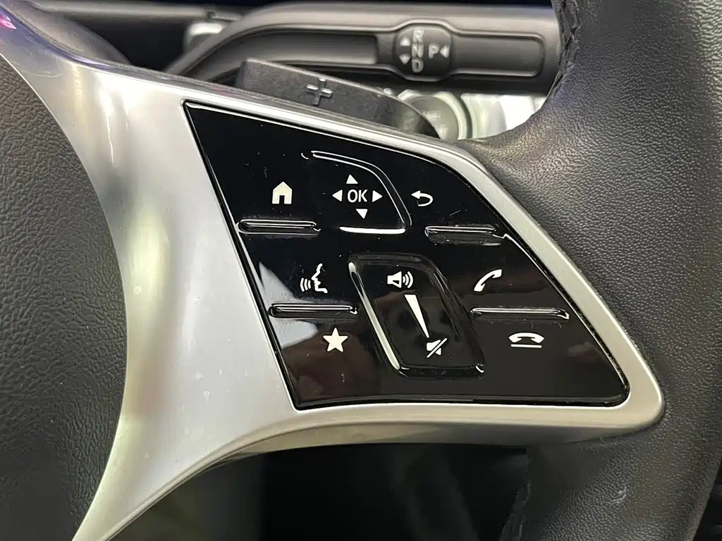 MERCEDES BENZ GLB 2024