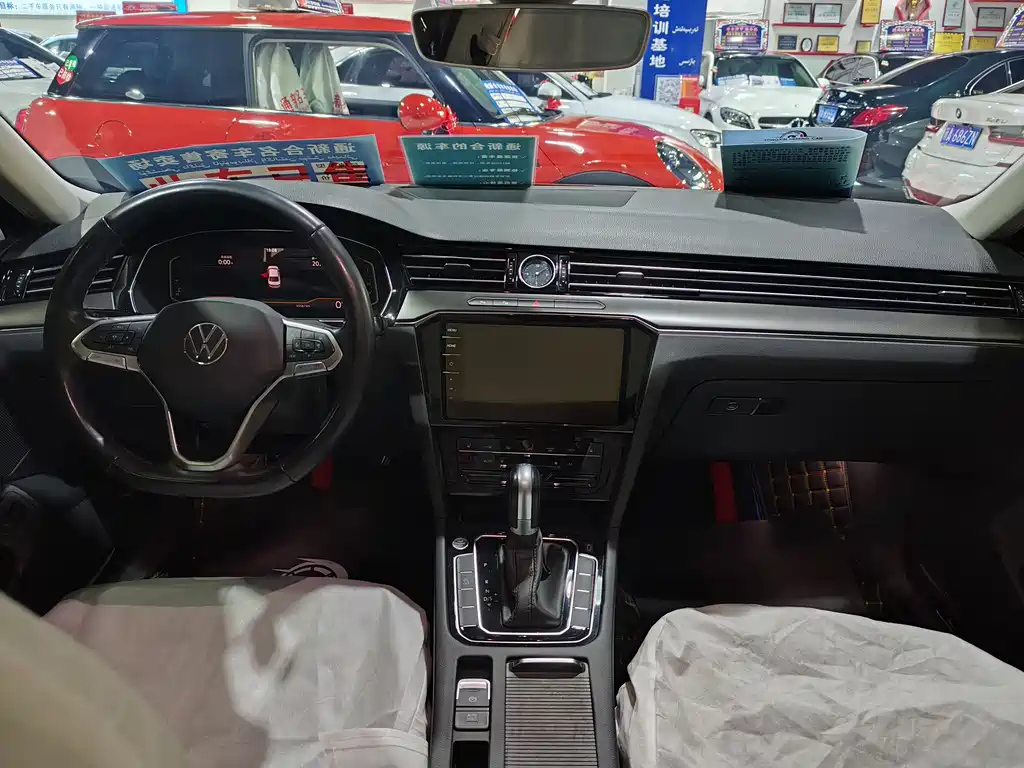 VOLKSWAGEN MAGOTAN 2020