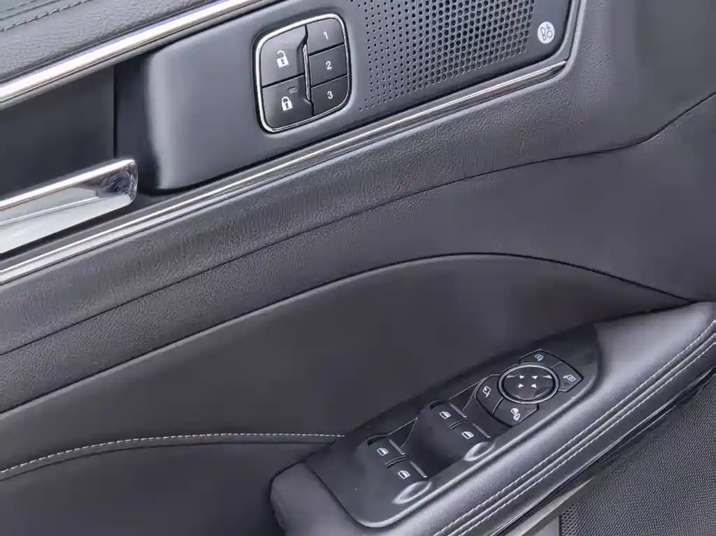 FORD TAURUS 2021
