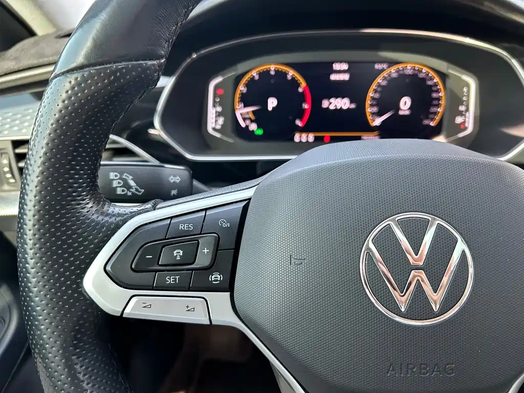 VOLKSWAGEN PASSAT 2022