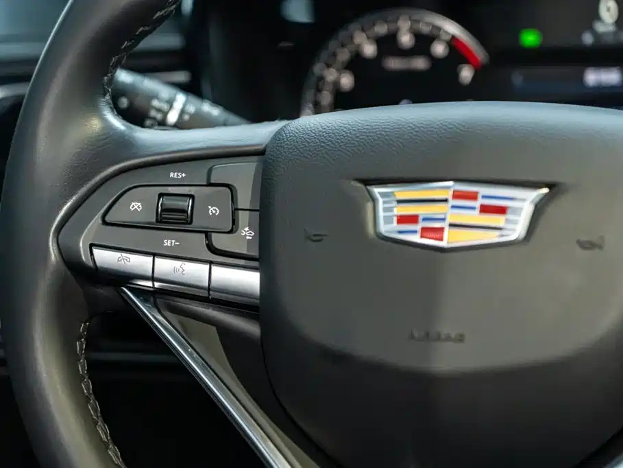 CADILLAC XT6 2021