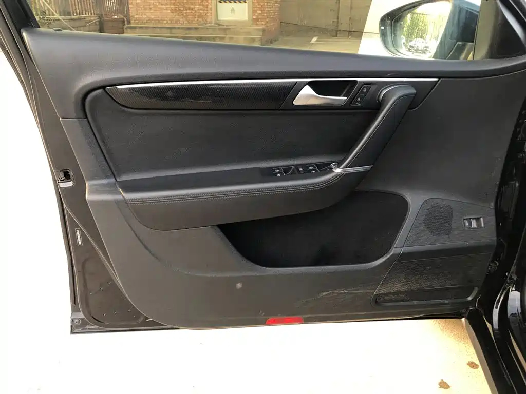 VOLKSWAGEN MAGOTAN 2016