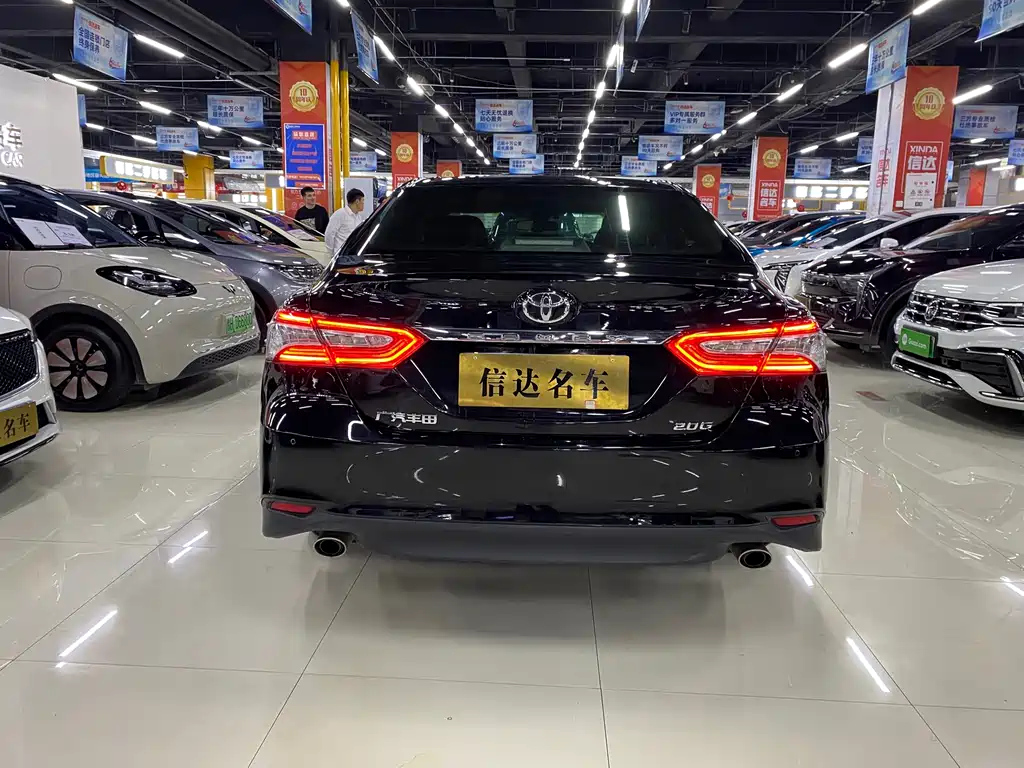 TOYOTA CAMRY 2020