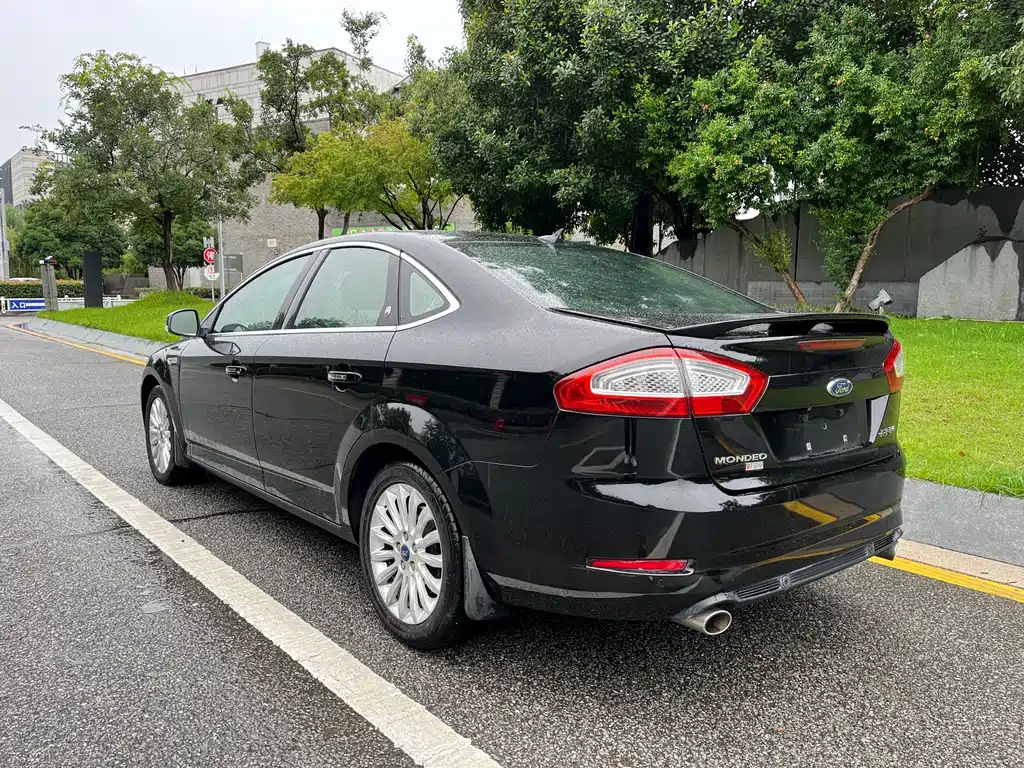 FORD MONDEO - WINNER 2011