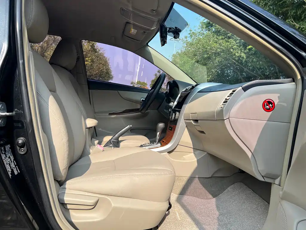 TOYOTA COROLLA 2013