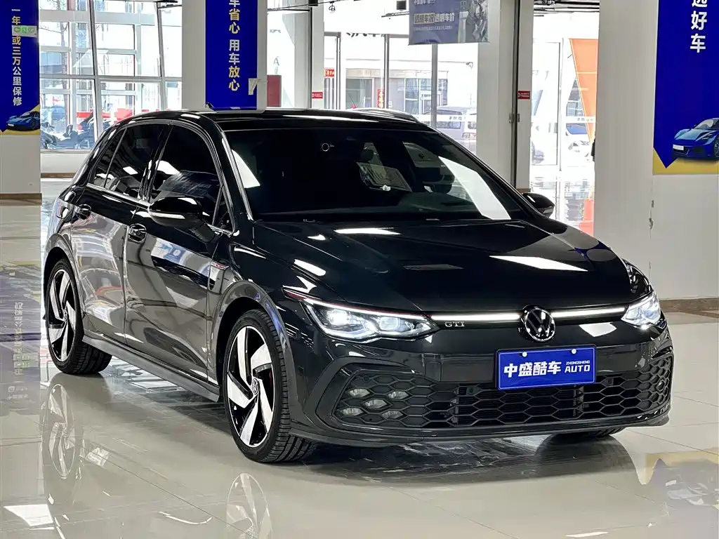 VOLKSWAGEN GOLF 2022