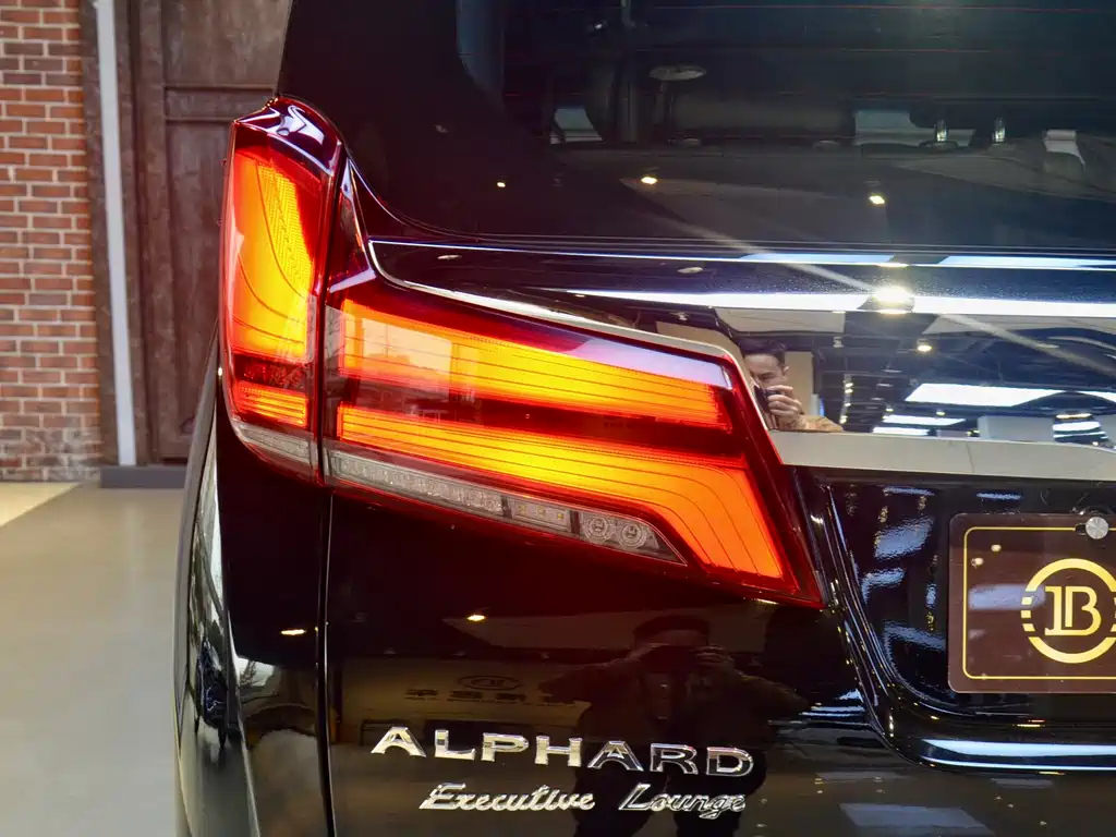 TOYOTA ALPHARD 2020