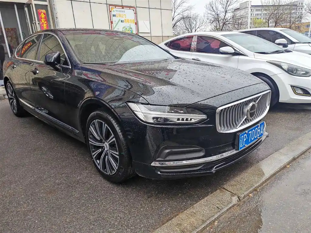 VOLVO S90 2022