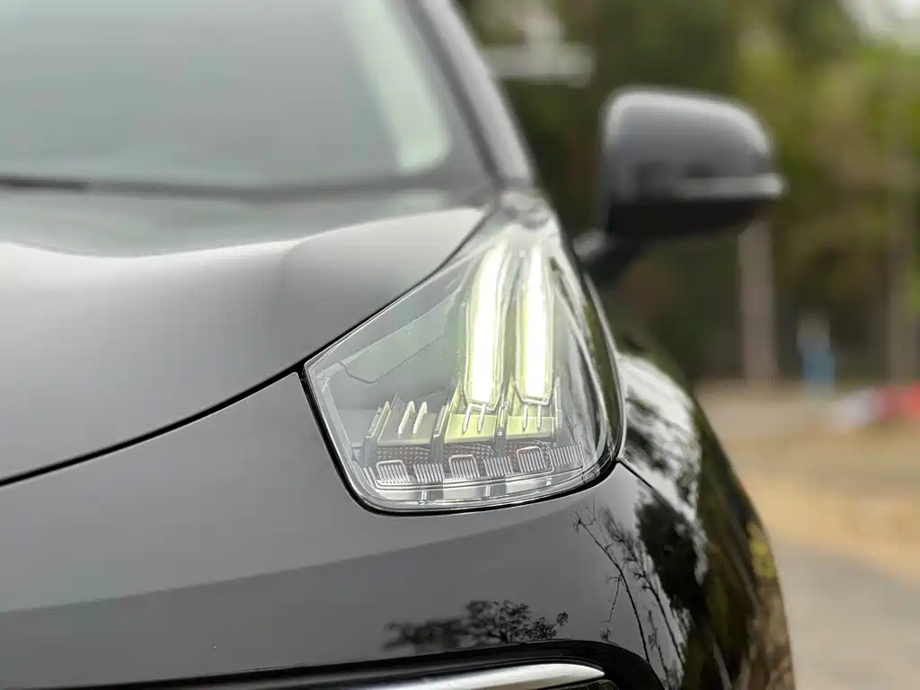 LYNK&CO 01 2019