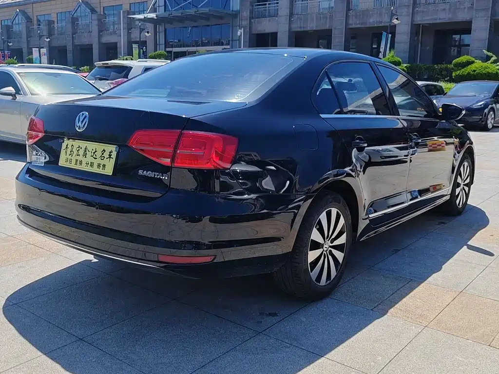 VOLKSWAGEN SAGITAR 2017
