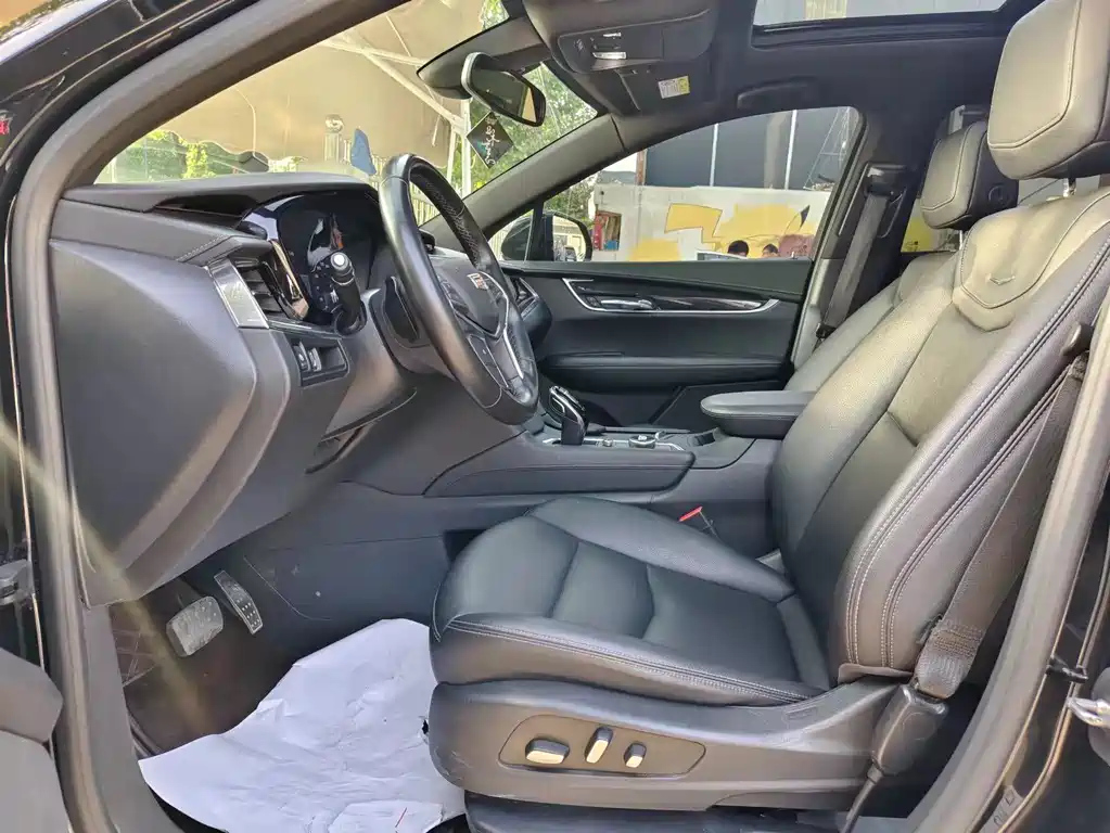 CADILLAC XT5 2021