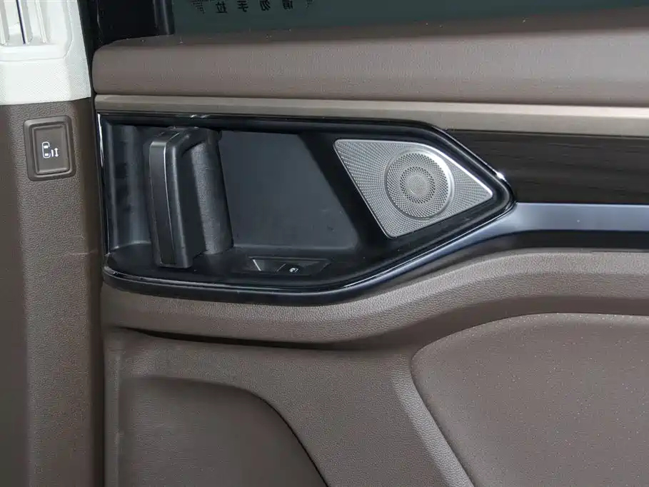 VOLKSWAGEN VILORAN 2022