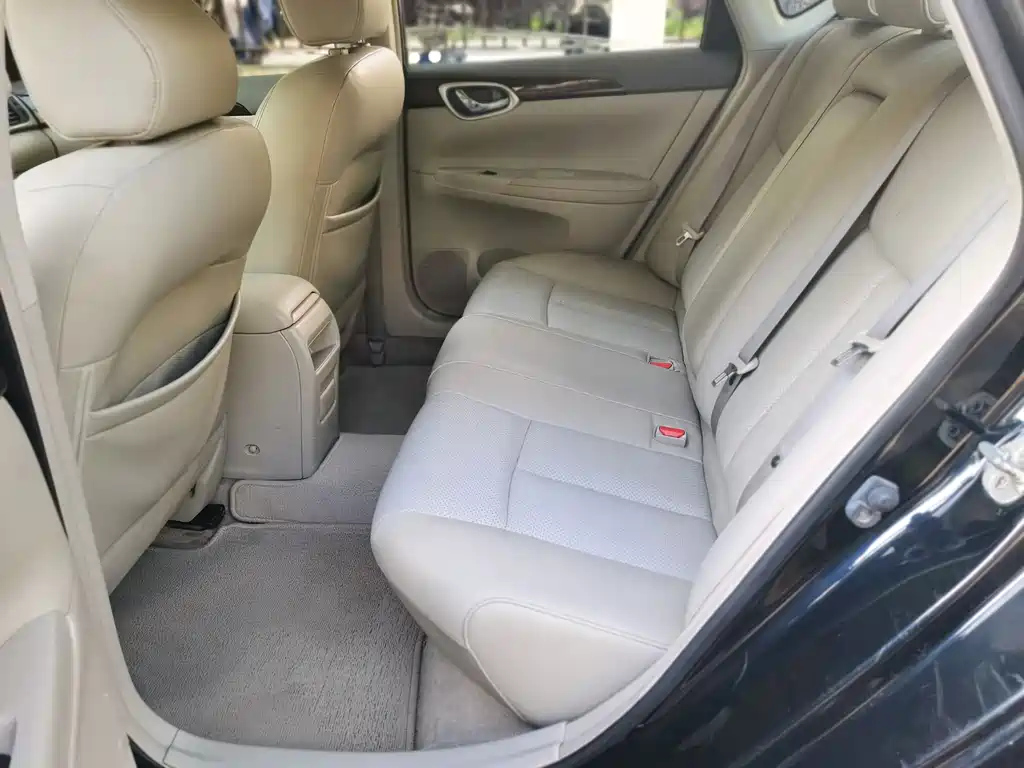 NISSAN SYLPHY 2013