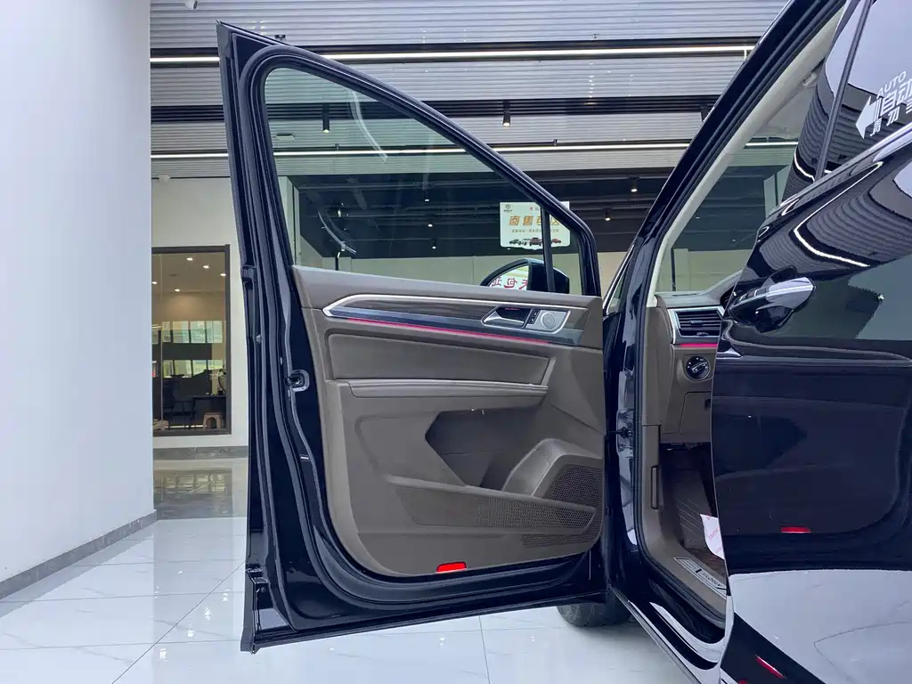 VOLKSWAGEN VILORAN 2021