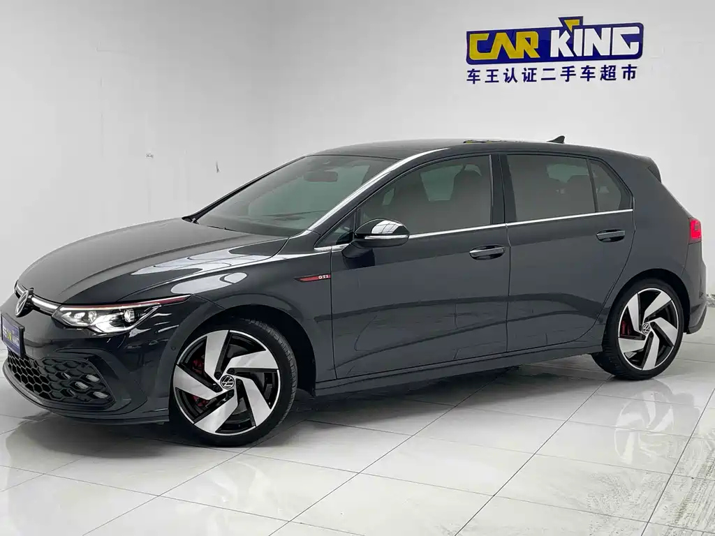 VOLKSWAGEN GOLF 2022
