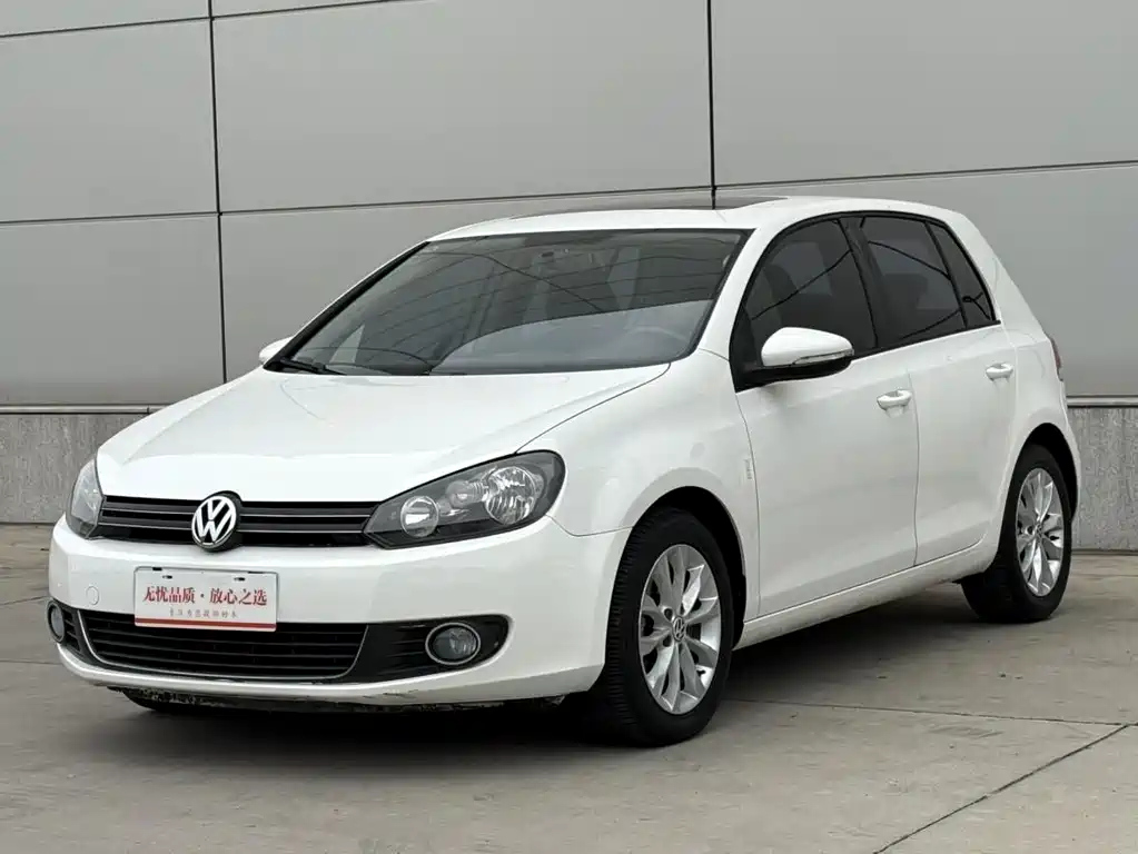 VOLKSWAGEN GOLF 2012
