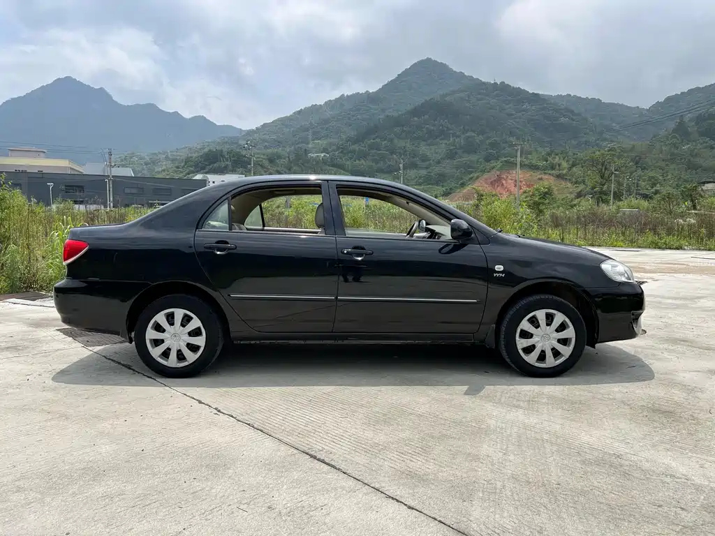 TOYOTA COROLLA 2010