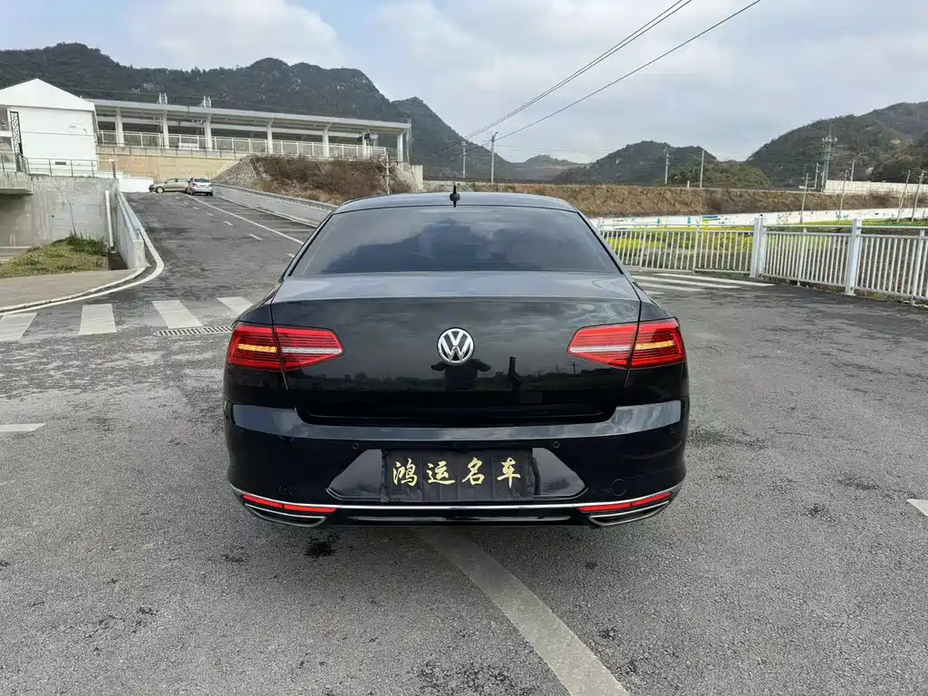 VOLKSWAGEN MAGOTAN 2020