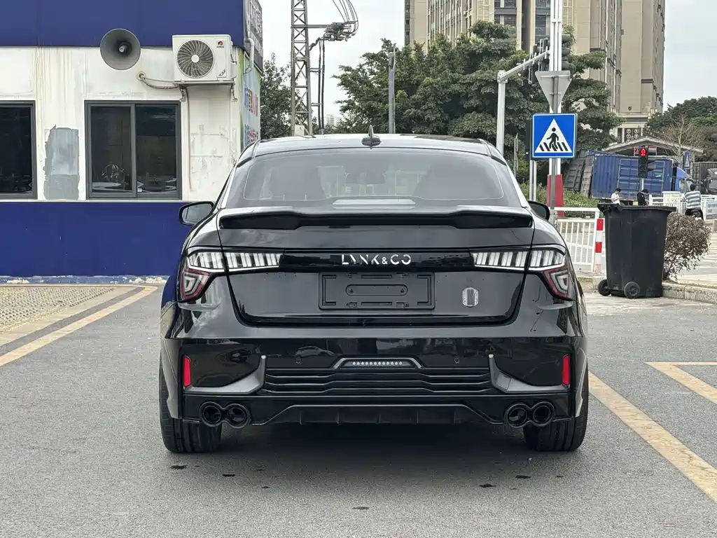 LYNK&CO 03 2020