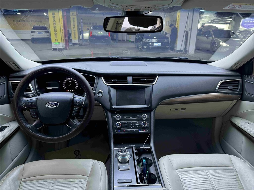 FORD TAURUS 2015