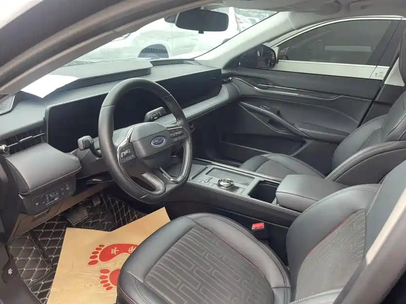 FORD MONDEO 2023