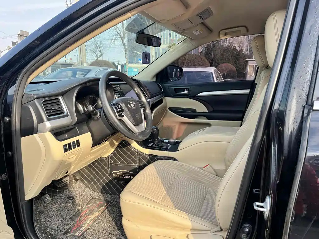 TOYOTA HIGHLANDER 2016