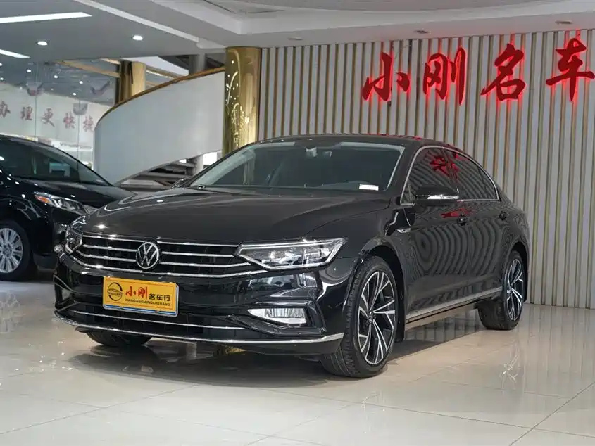VOLKSWAGEN MAGOTAN 2022
