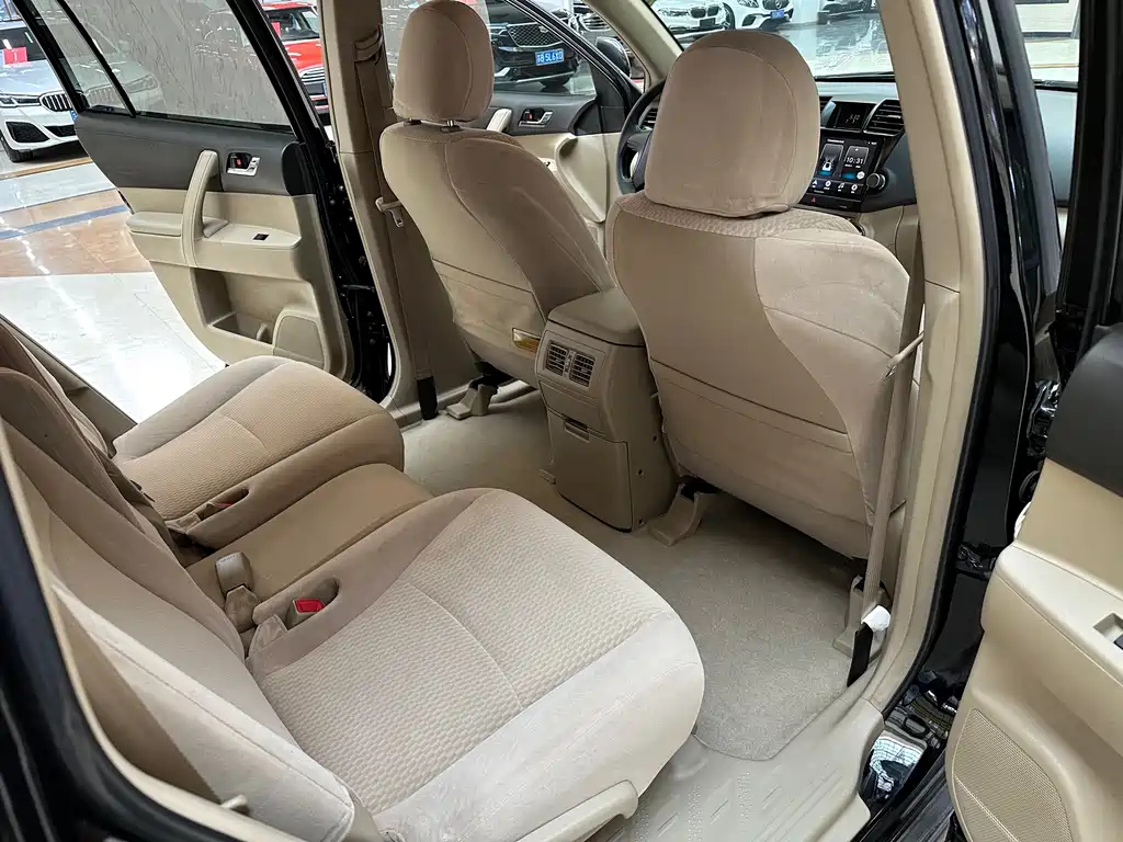 TOYOTA HIGHLANDER 2015
