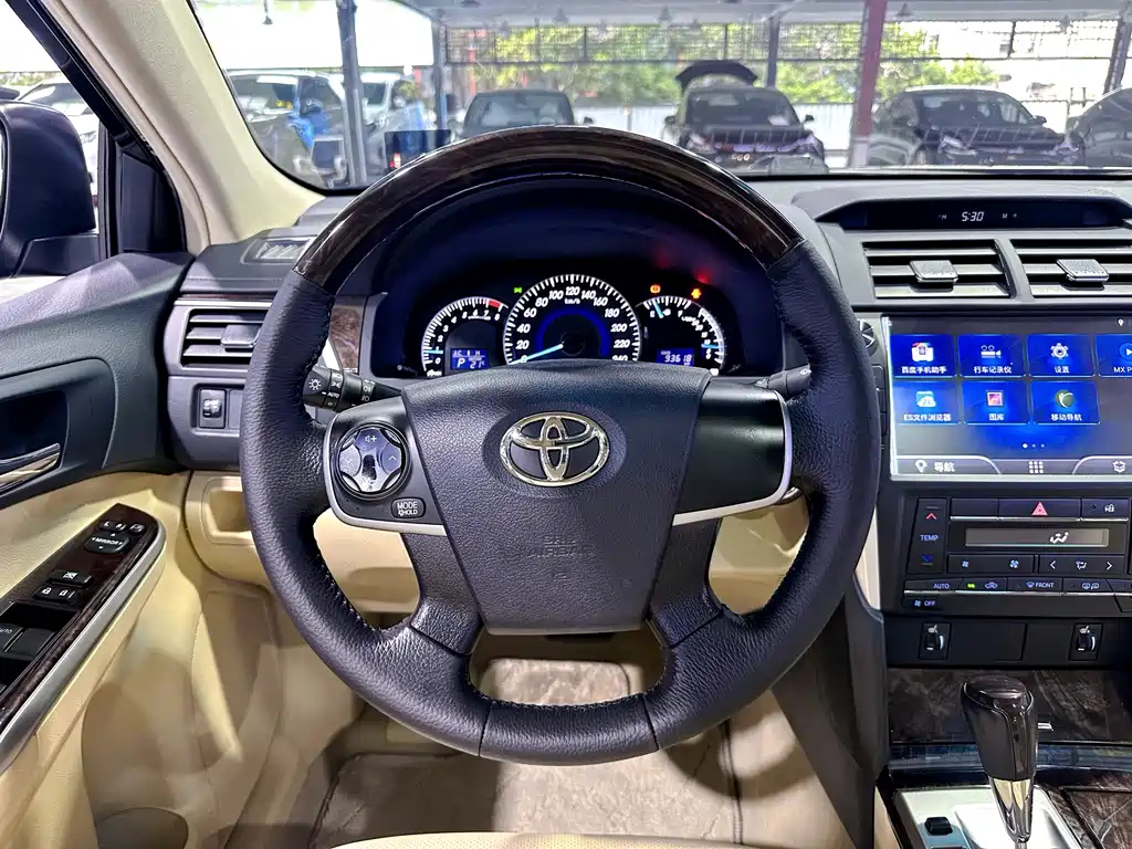 TOYOTA CAMRY 2016