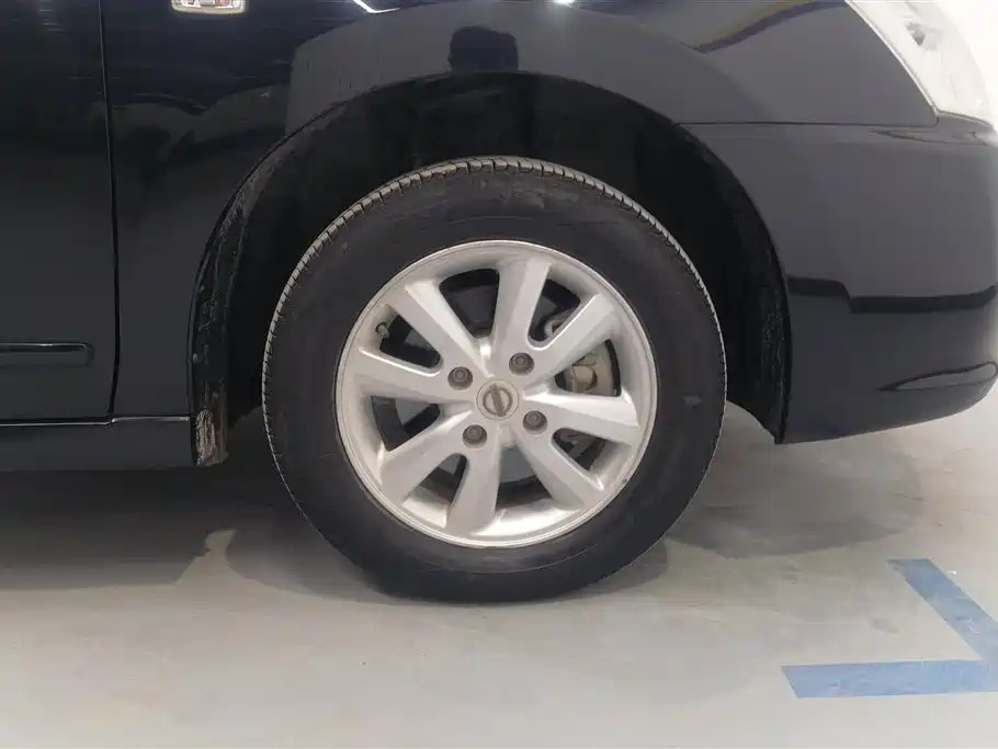 NISSAN SYLPHY 2016