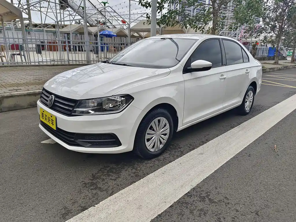 VOLKSWAGEN SANTANA 2019