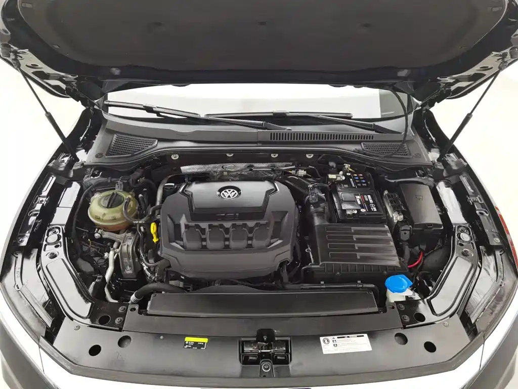 VOLKSWAGEN PASSAT 2020