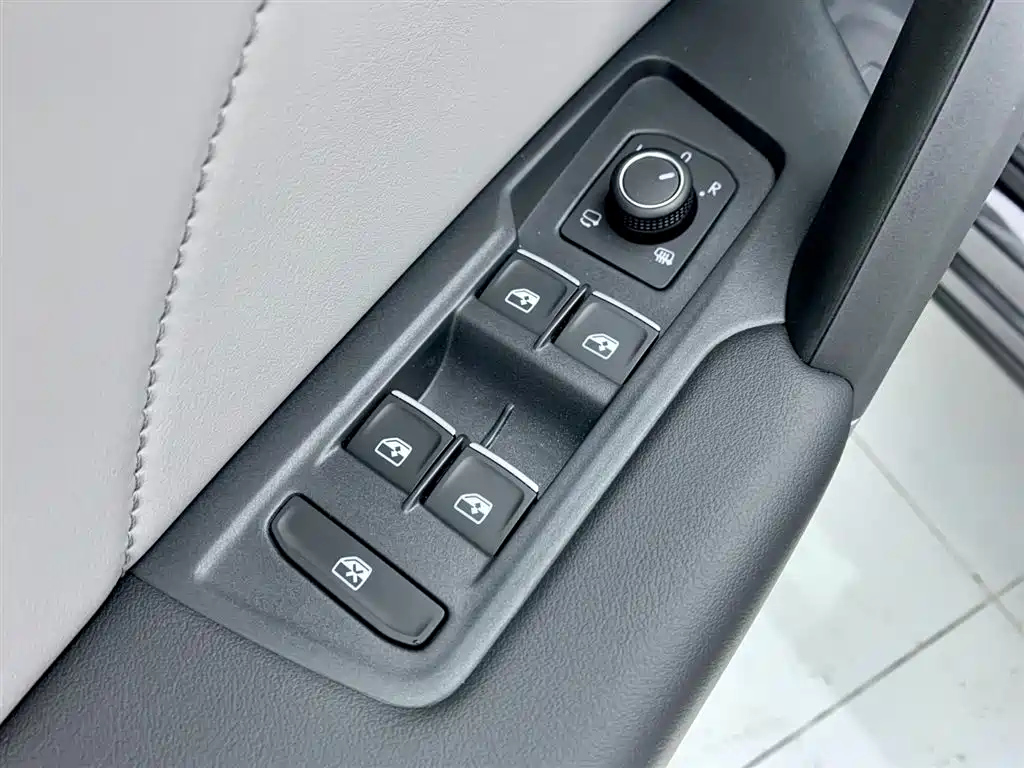 VOLKSWAGEN TAYRON 2024