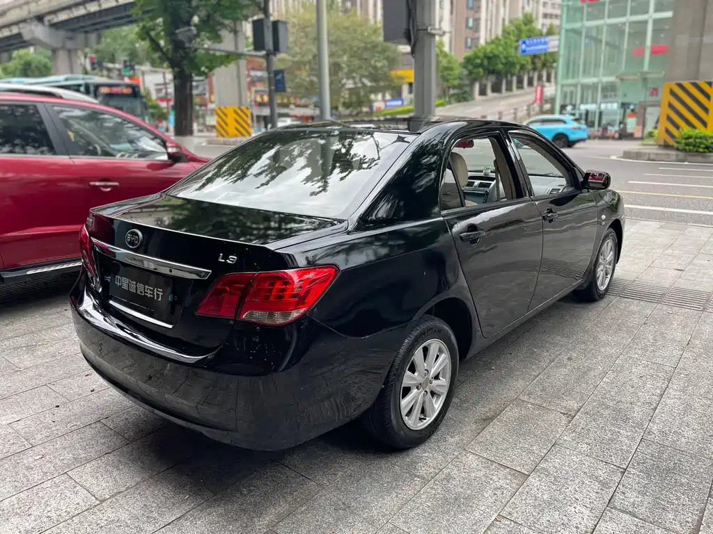 BYD L3 2012