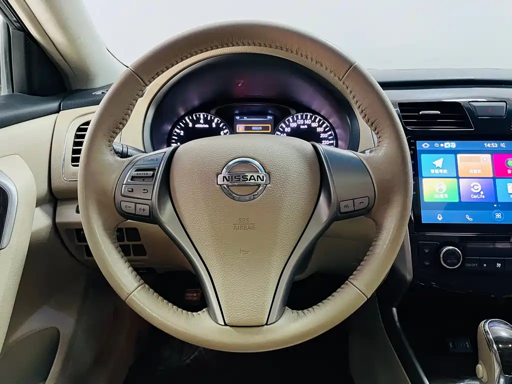 NISSAN TEANA 2015