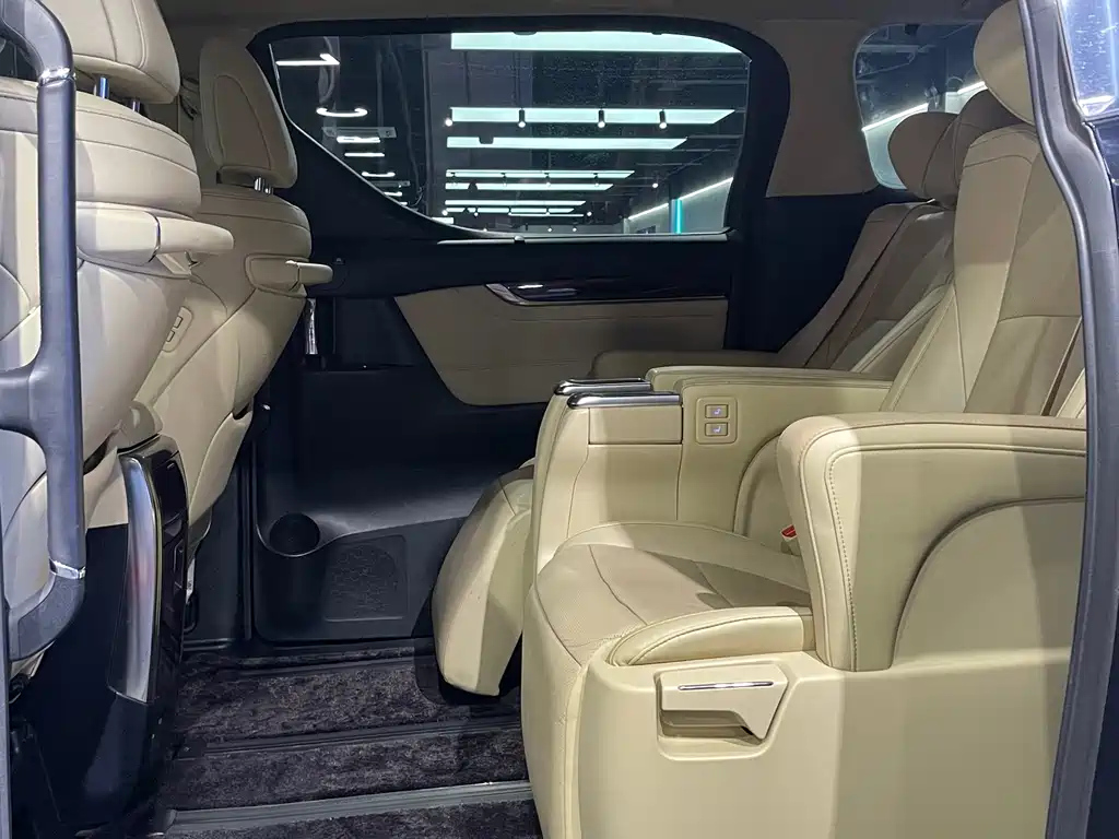 TOYOTA ALPHARD 2018