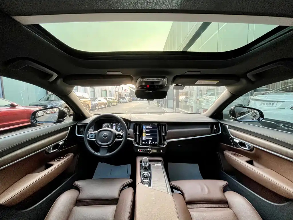 VOLVO S90 2021