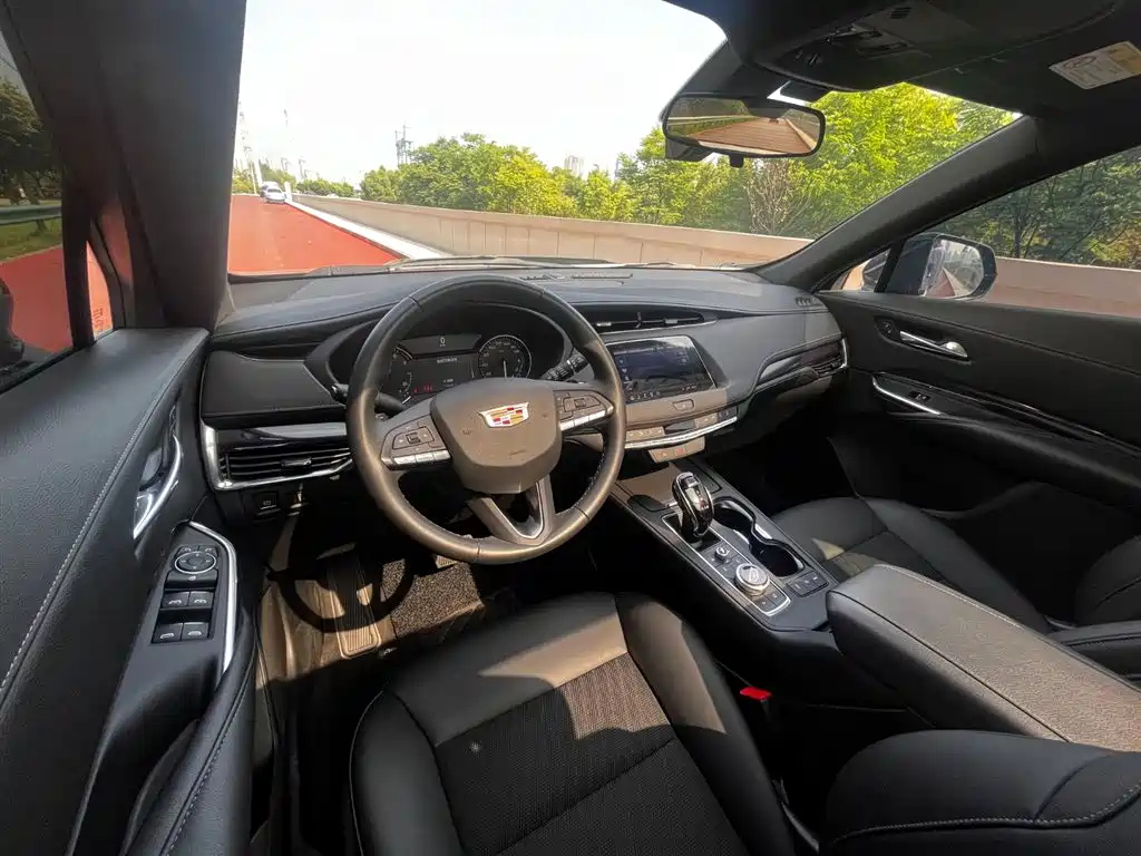 CADILLAC XT4 2022