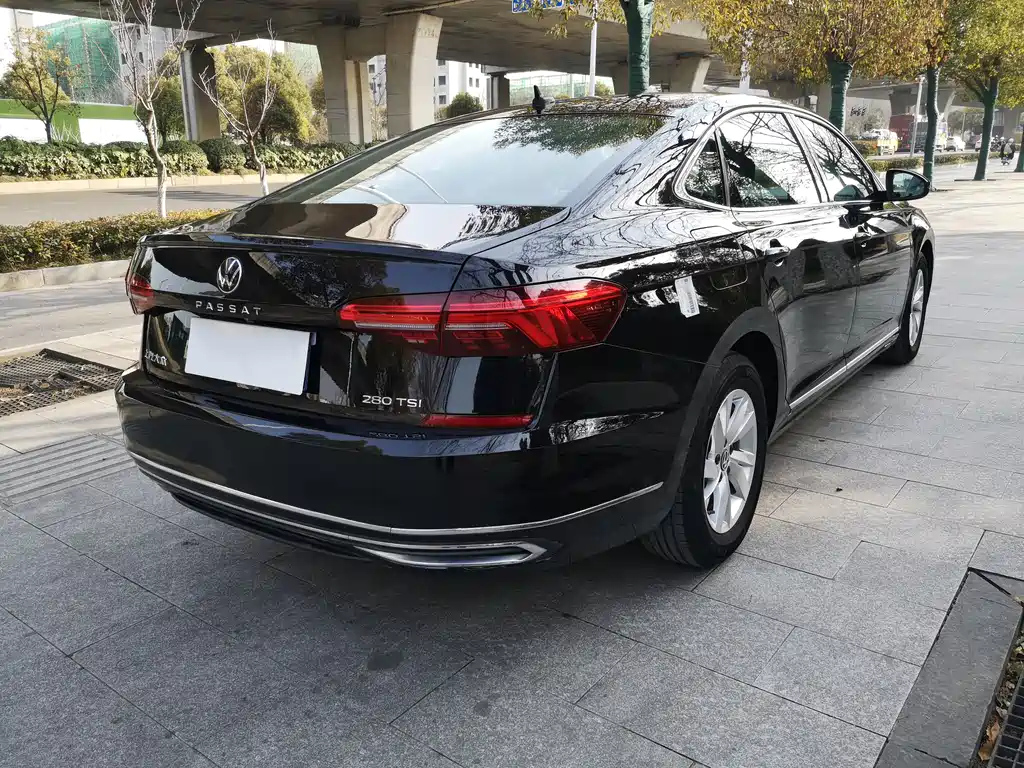 VOLKSWAGEN PASSAT 2021