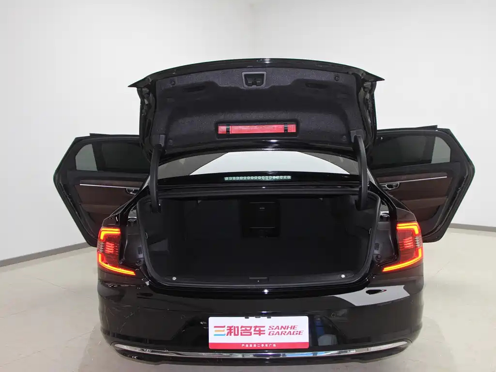 VOLVO S90 2021