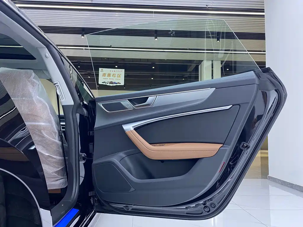 AUDI A7L 2024