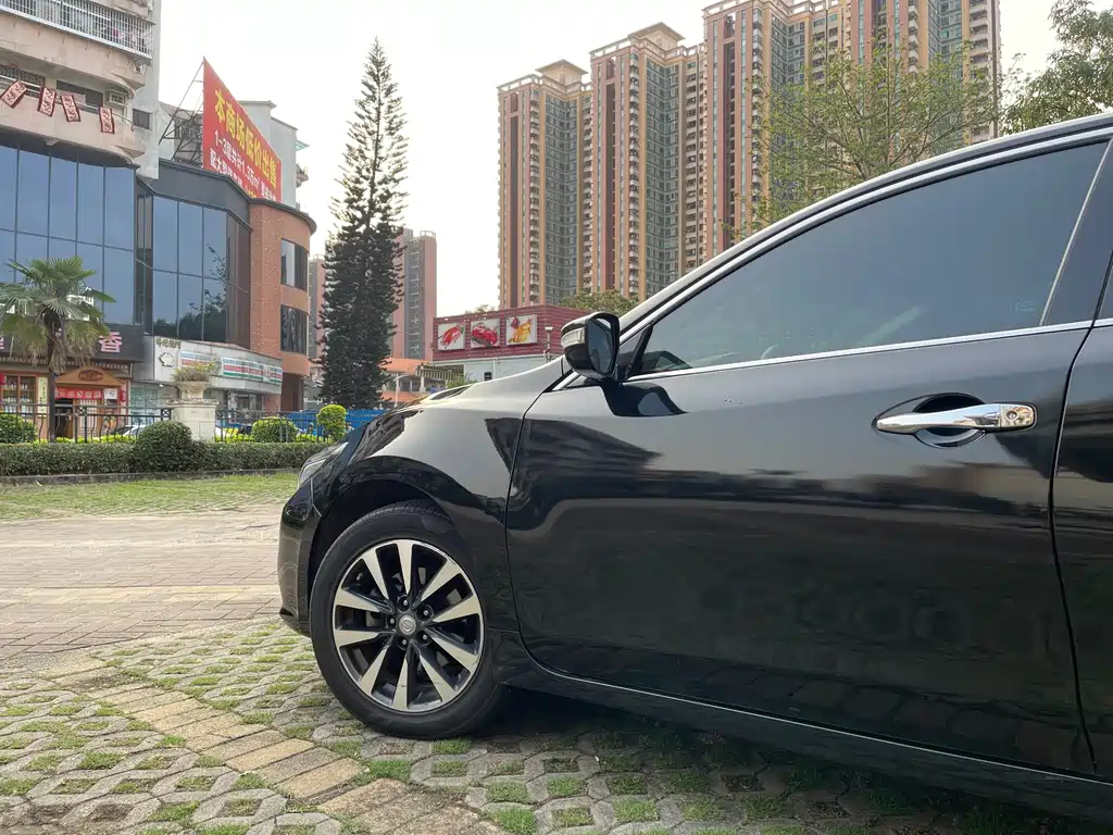 NISSAN TEANA 2018