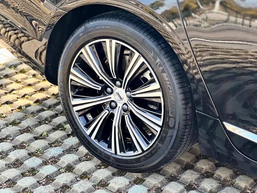 VOLVO S90 2021