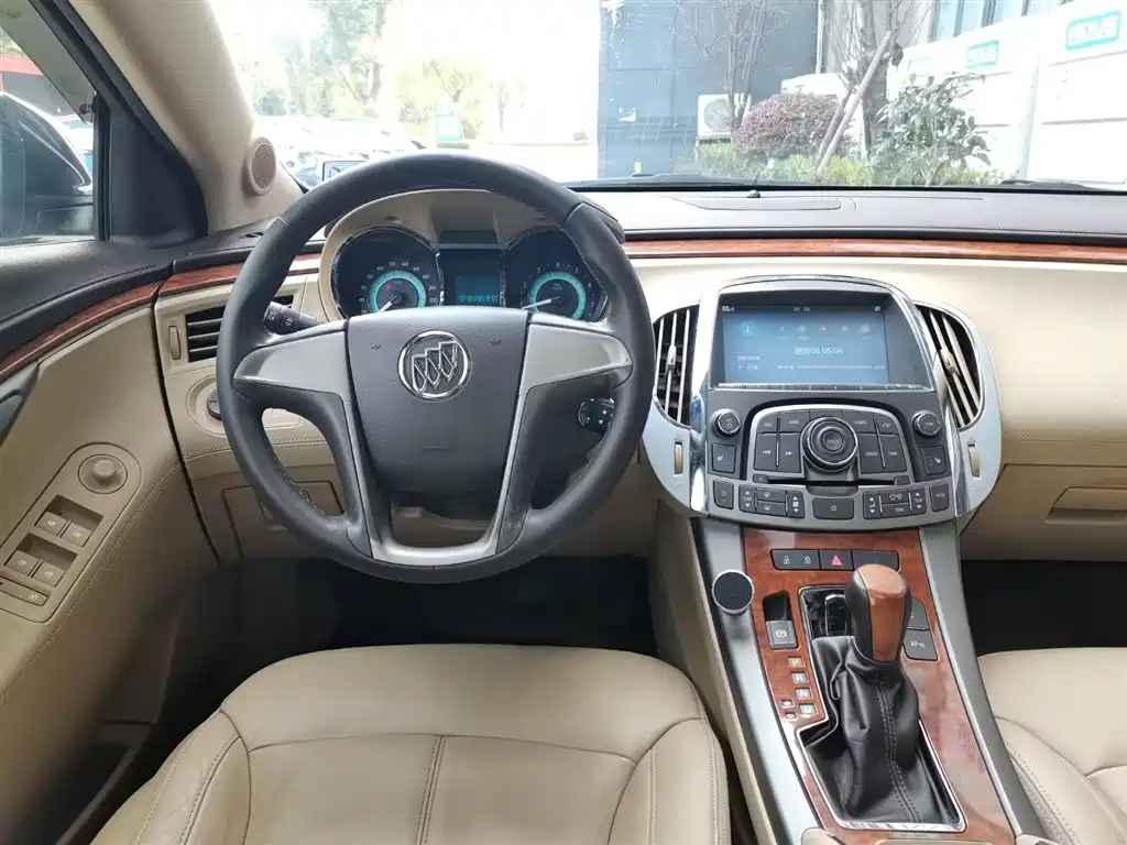 BUICK LACROSSE 2012