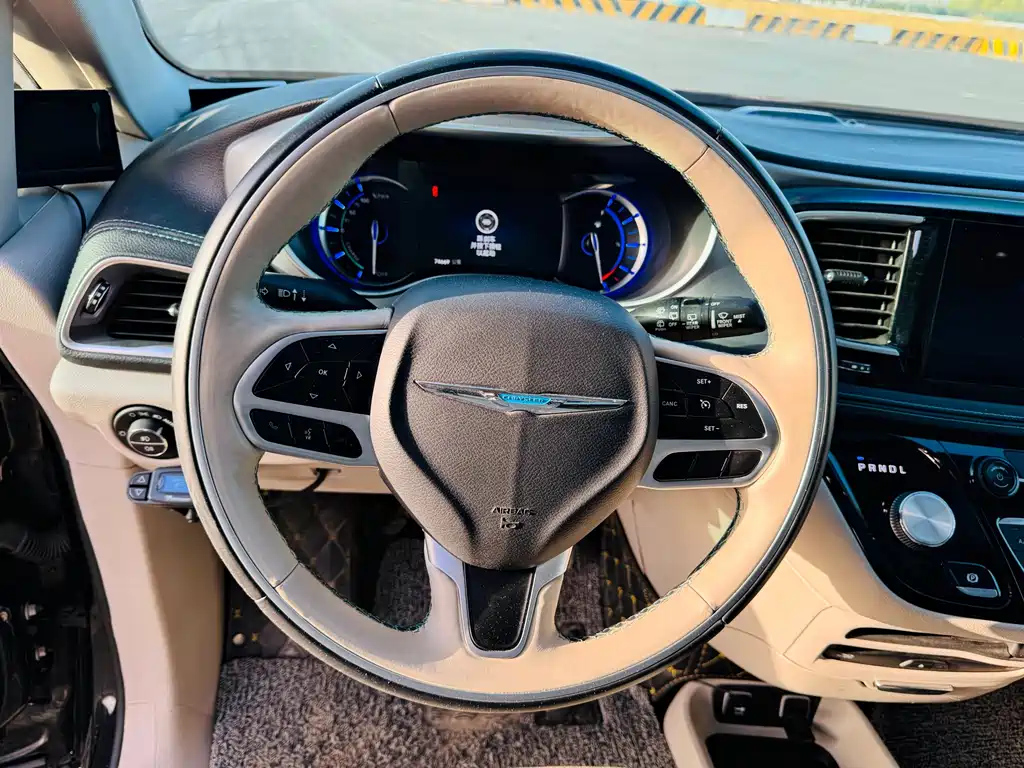 CHRYSLER OTHER 2018