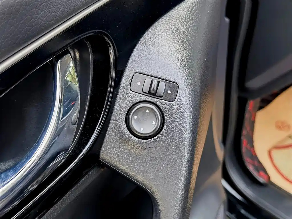 NISSAN QASHQAI 2018